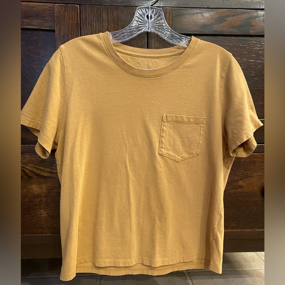 Everlane boxy pocket tee, size M